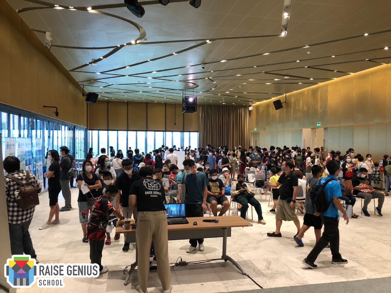 ภาพบรรยากาศกิจกรรม “Creative เรนเจอร์” ที่ศูนย์การเรียนรู้แบงก์ชาติ ธนาคารแห่งประเทศไทย Powered By Raise Genius School คนเข้างานเยอะมาก